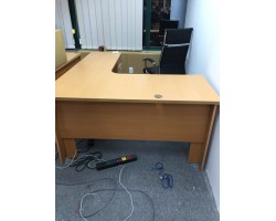 Thanh Lý Bàn Làm Việc Góc L 1m2 x 1m6 Có Hộc Tủ Cũ